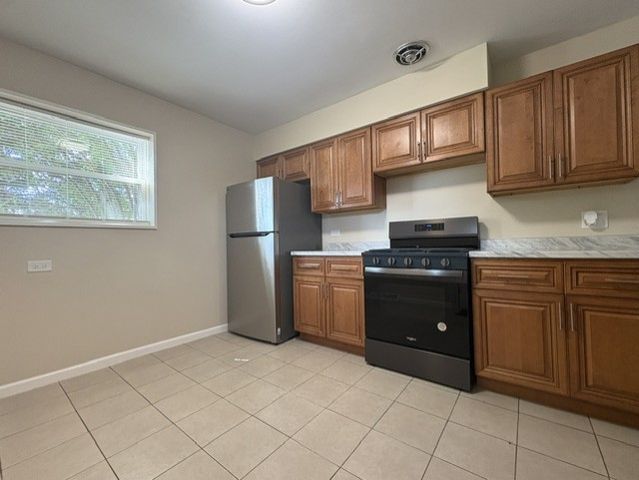 180 E Northwest Highway A, Des Plaines, IL 60016