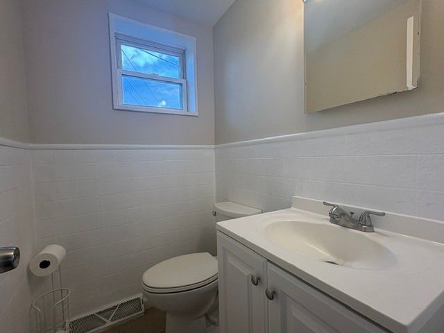 180 E Northwest Highway A, Des Plaines, IL 60016