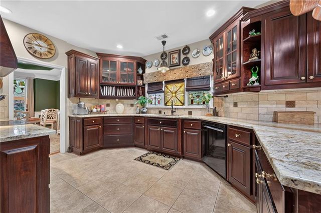 6685 Waterbury Way, Cumming, GA 30040