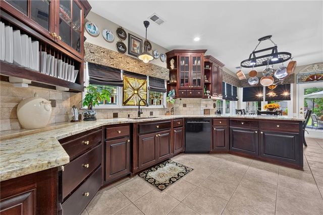 6685 Waterbury Way, Cumming, GA 30040