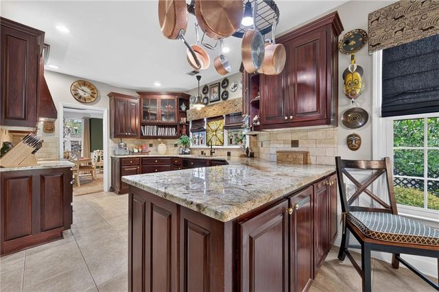 6685 Waterbury Way, Cumming, GA 30040