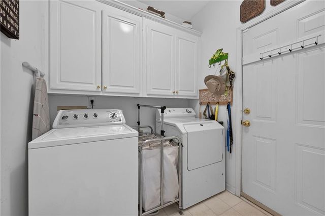 6685 Waterbury Way, Cumming, GA 30040