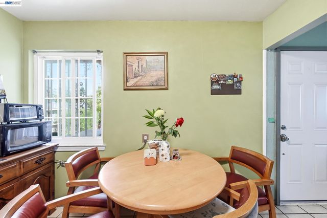 403-405 105th Ave, Oakland, CA 94603