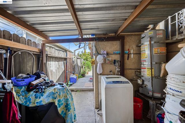 403-405 105th Ave, Oakland, CA 94603