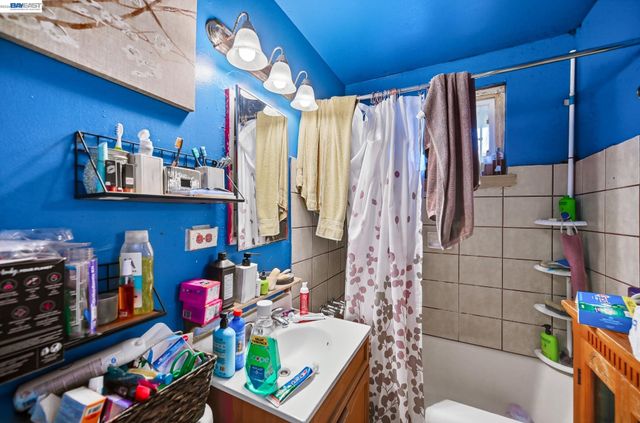 403-405 105th Ave, Oakland, CA 94603