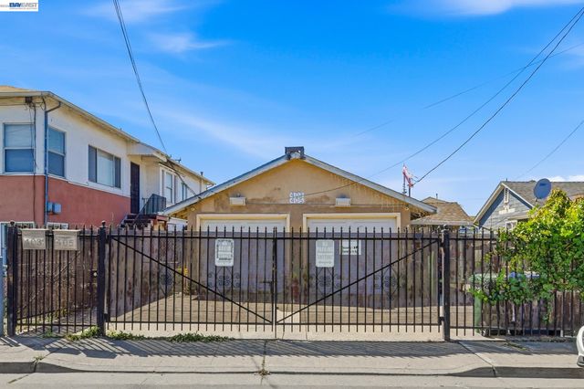 403-405 105th Ave, Oakland, CA 94603