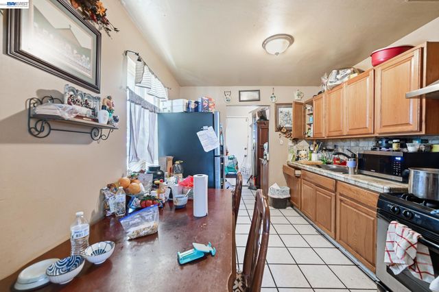 403-405 105th Ave, Oakland, CA 94603