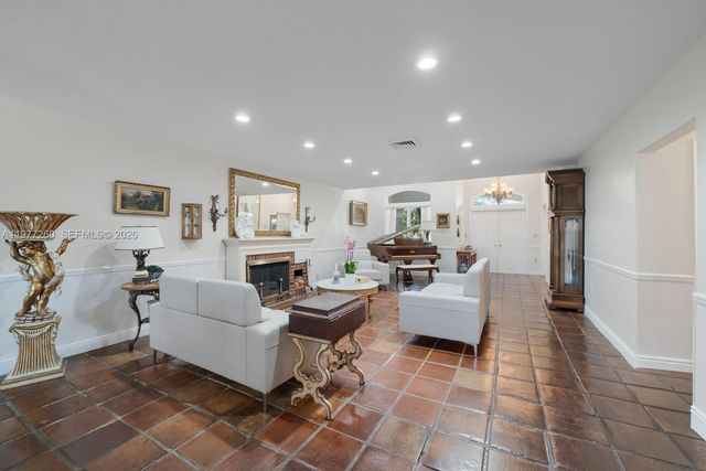 2046 NE 15th St, Fort Lauderdale, FL 33304