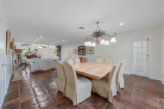 2046 NE 15th St, Fort Lauderdale, FL 33304