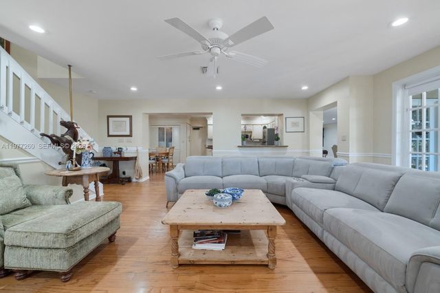 2046 NE 15th St, Fort Lauderdale, FL 33304