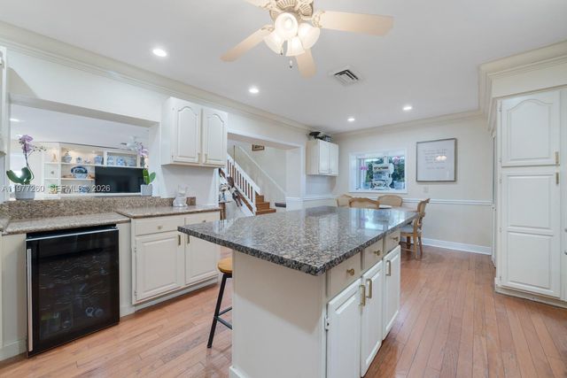 2046 NE 15th St, Fort Lauderdale, FL 33304