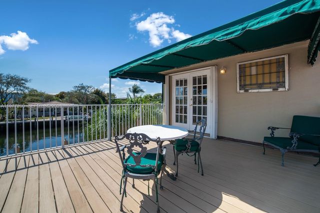 2046 NE 15th St, Fort Lauderdale, FL 33304