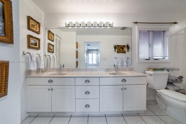 2046 NE 15th St, Fort Lauderdale, FL 33304