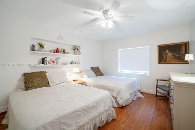 2046 NE 15th St, Fort Lauderdale, FL 33304