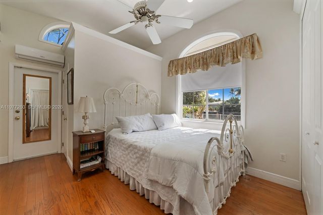 2046 NE 15th St, Fort Lauderdale, FL 33304