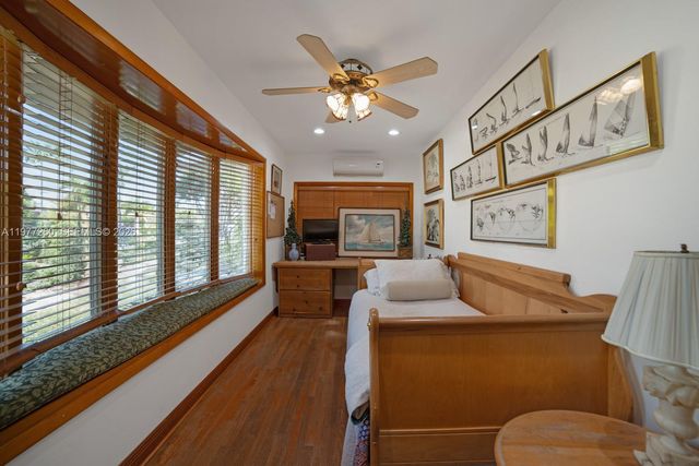 2046 NE 15th St, Fort Lauderdale, FL 33304