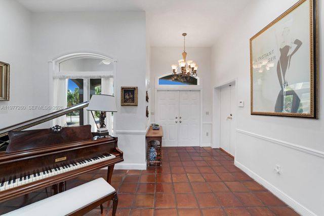 2046 NE 15th St, Fort Lauderdale, FL 33304