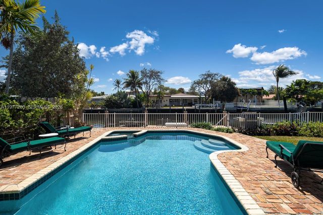 2046 NE 15th St, Fort Lauderdale, FL 33304