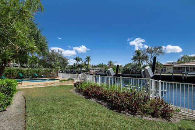 2046 NE 15th St, Fort Lauderdale, FL 33304