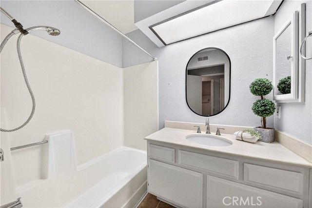 8615 Meadow Brook 101, Garden Grove, CA 92844