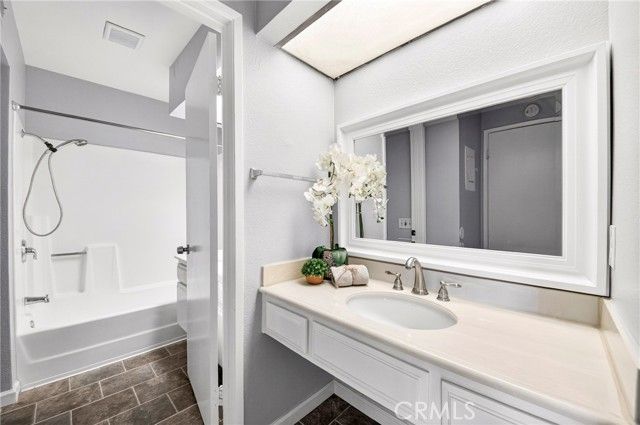 8615 Meadow Brook 101, Garden Grove, CA 92844