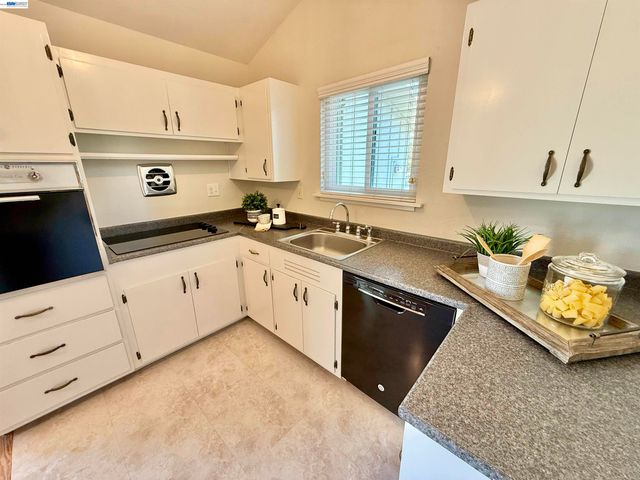 4118 Stanford Way, Livermore, CA 94550