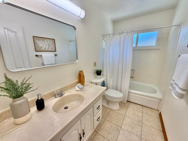 4118 Stanford Way, Livermore, CA 94550