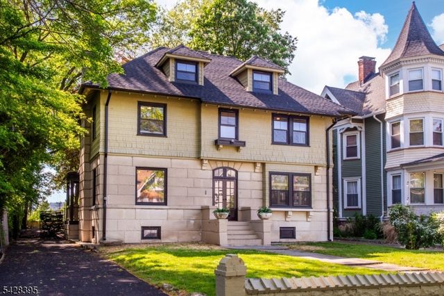 245 Midland Ave, East Orange City, NJ 07017