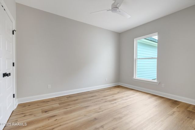 300 Avenue B D, Broussard, LA 70518