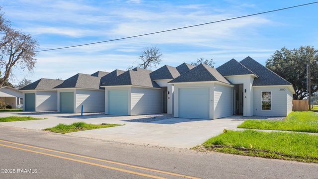 300 Avenue B D, Broussard, LA 70518