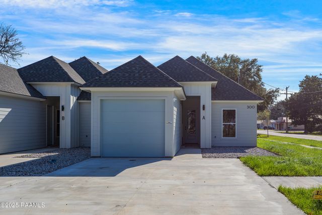 300 Avenue B D, Broussard, LA 70518