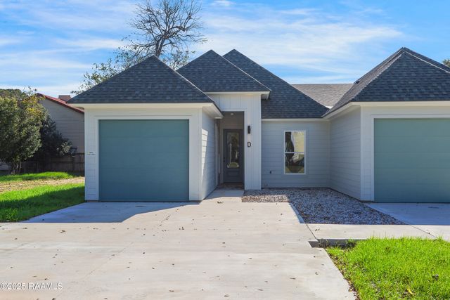 300 Avenue B D, Broussard, LA 70518