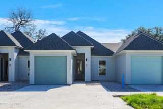 300 Avenue B D, Broussard, LA 70518
