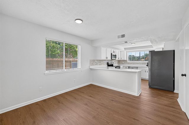 10102 Old Towne Lane, Sugar Land, TX 77498