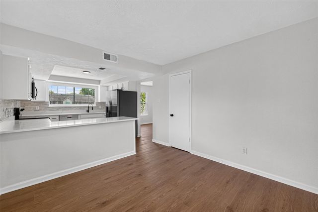 10102 Old Towne Lane, Sugar Land, TX 77498