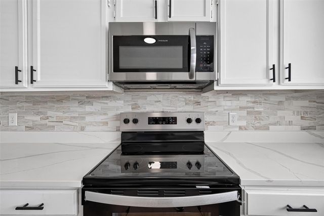 10102 Old Towne Lane, Sugar Land, TX 77498