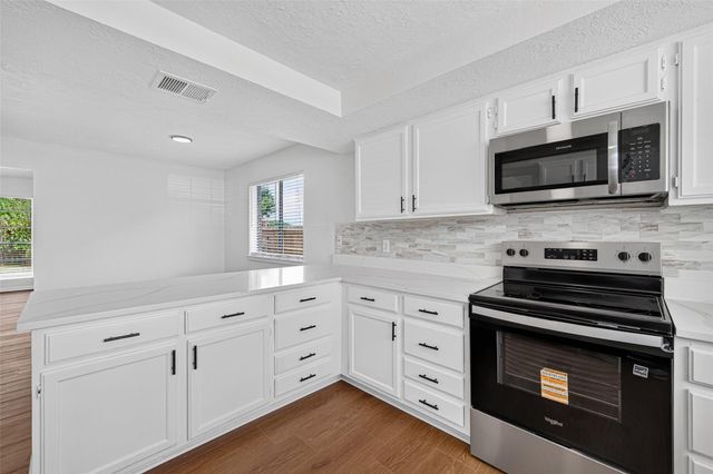 10102 Old Towne Lane, Sugar Land, TX 77498