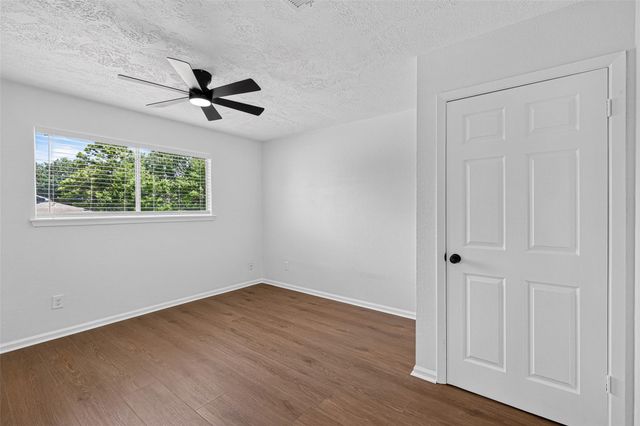 10102 Old Towne Lane, Sugar Land, TX 77498