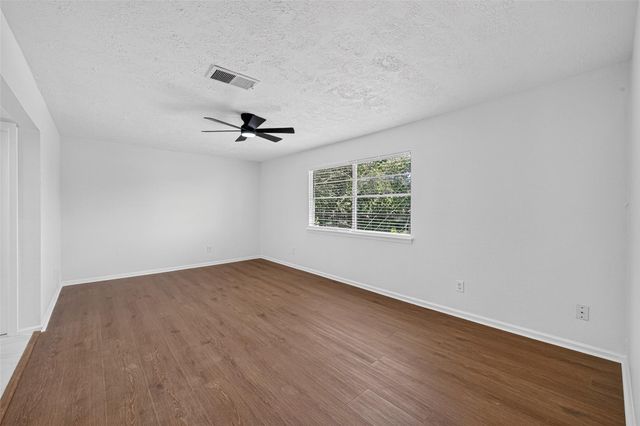 10102 Old Towne Lane, Sugar Land, TX 77498