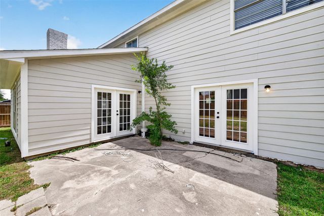 10102 Old Towne Lane, Sugar Land, TX 77498
