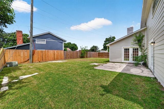10102 Old Towne Lane, Sugar Land, TX 77498