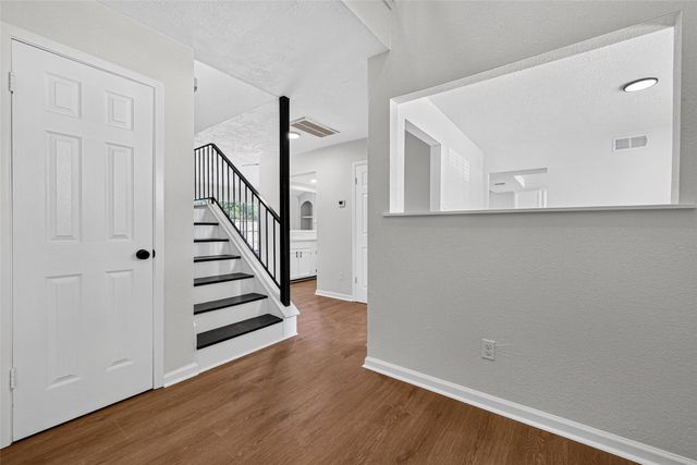 10102 Old Towne Lane, Sugar Land, TX 77498