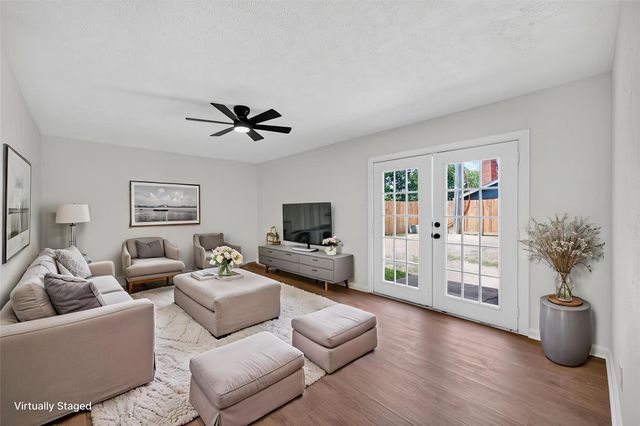 10102 Old Towne Lane, Sugar Land, TX 77498