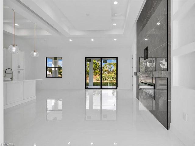 2514 36th ST SW, Lehigh Acres, FL 33976