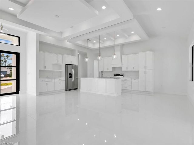 2514 36th ST SW, Lehigh Acres, FL 33976