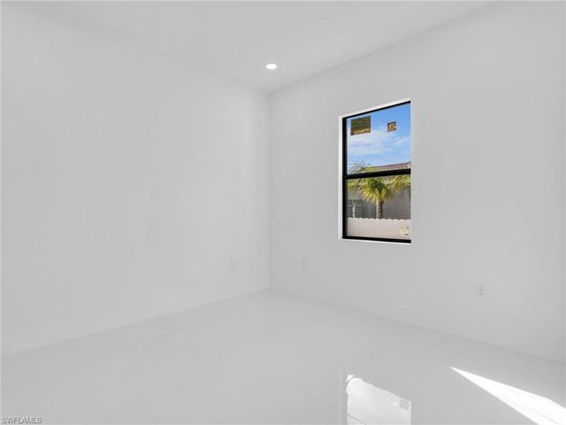 2514 36th ST SW, Lehigh Acres, FL 33976