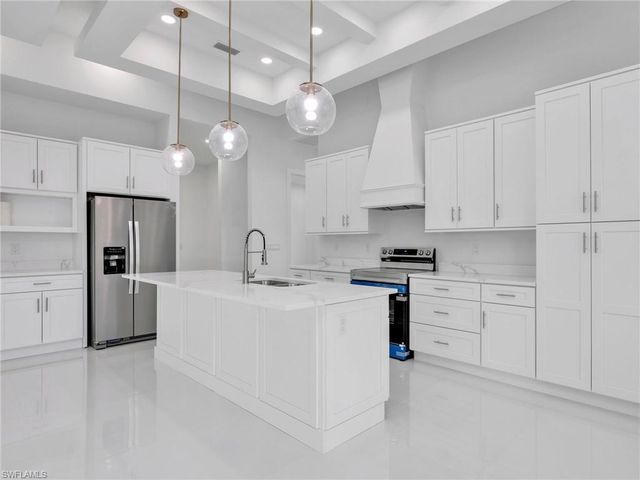 2514 36th ST SW, Lehigh Acres, FL 33976