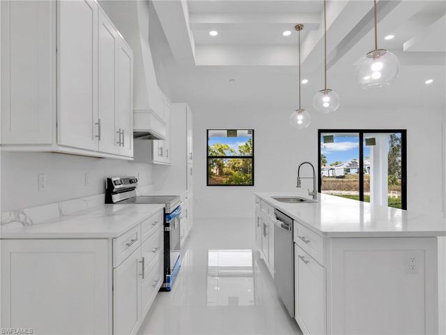 2514 36th ST SW, Lehigh Acres, FL 33976