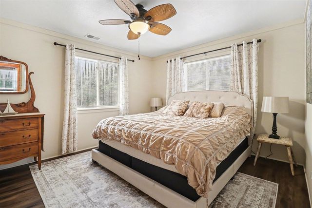 5526 W Longbridge Road, Pentwater, MI 49449