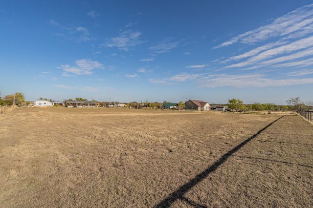 1080 Crow Lane, Terrell, TX 75161